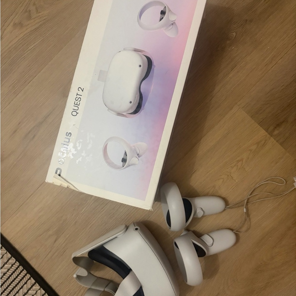 Oculus Quest 2 White VR Headset with White Controllers 128 GB
